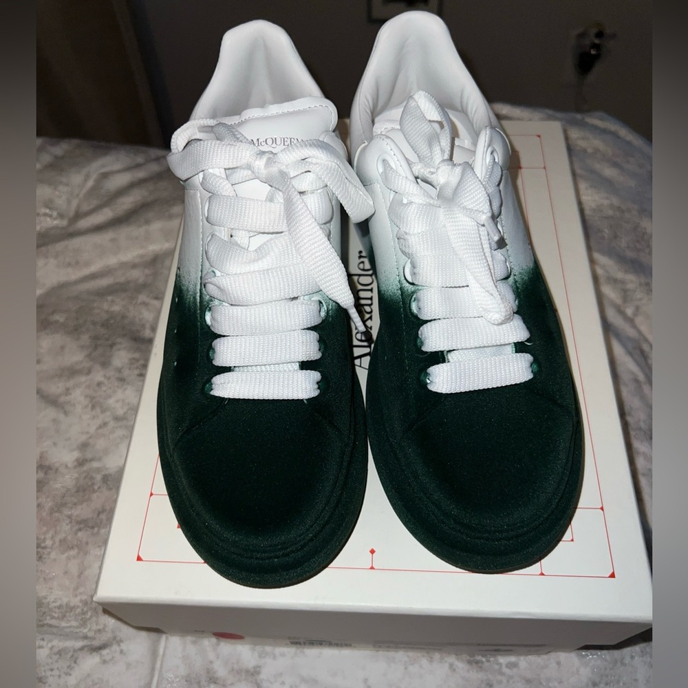 Alexander McQueen women’s sneakers. Size:37